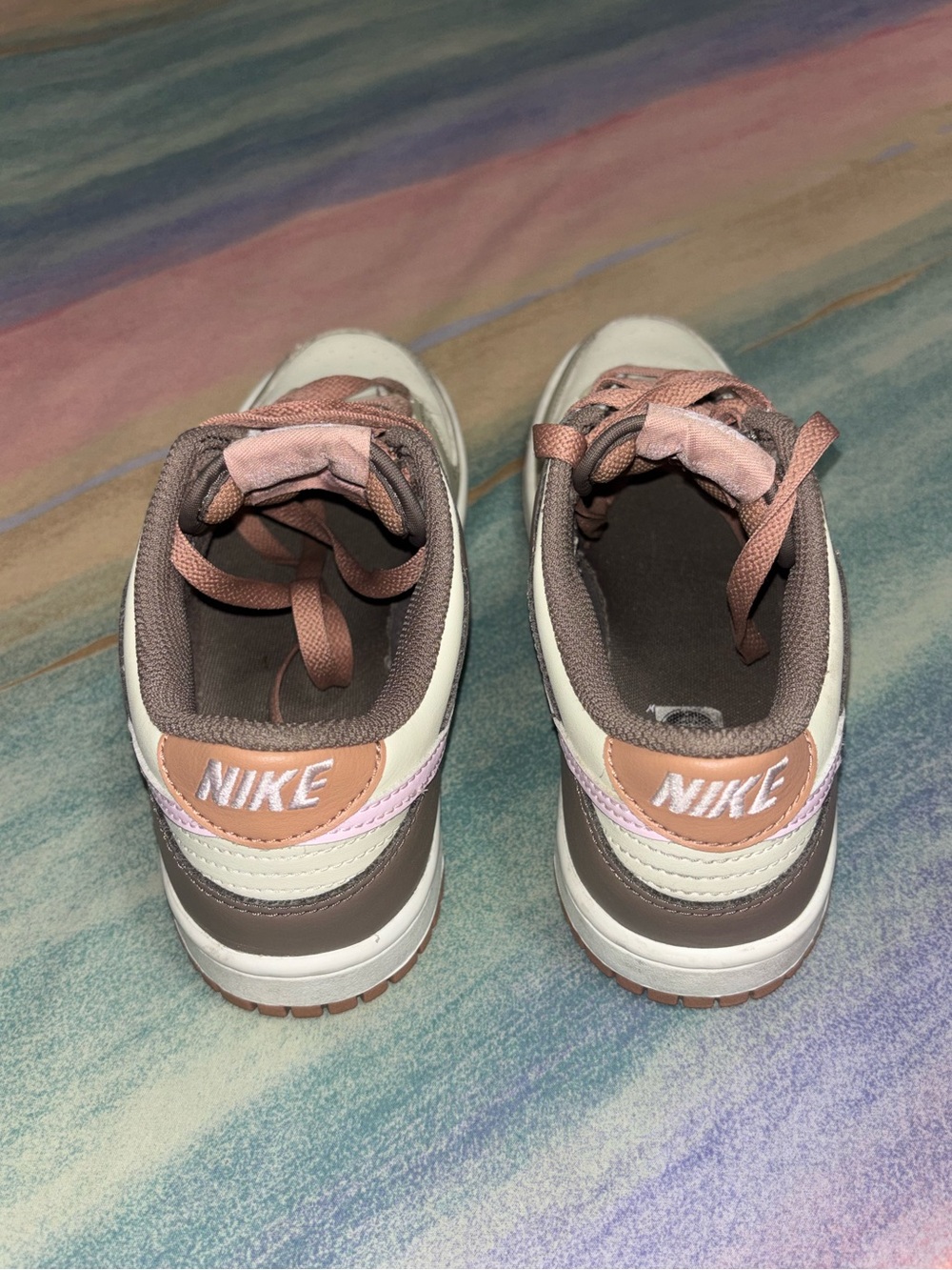 Nike Dunk Low GS Desert Khaki/Pink Foam Sneakers size 5Y/ women’s 6.5 FB9109 201 - Picture 5 of 9
